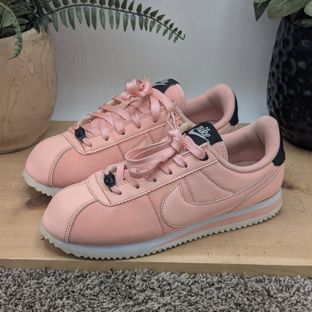 Nike Cortez Basic Valentine Youth Size 4.5 Running Shoes Women's Size 6